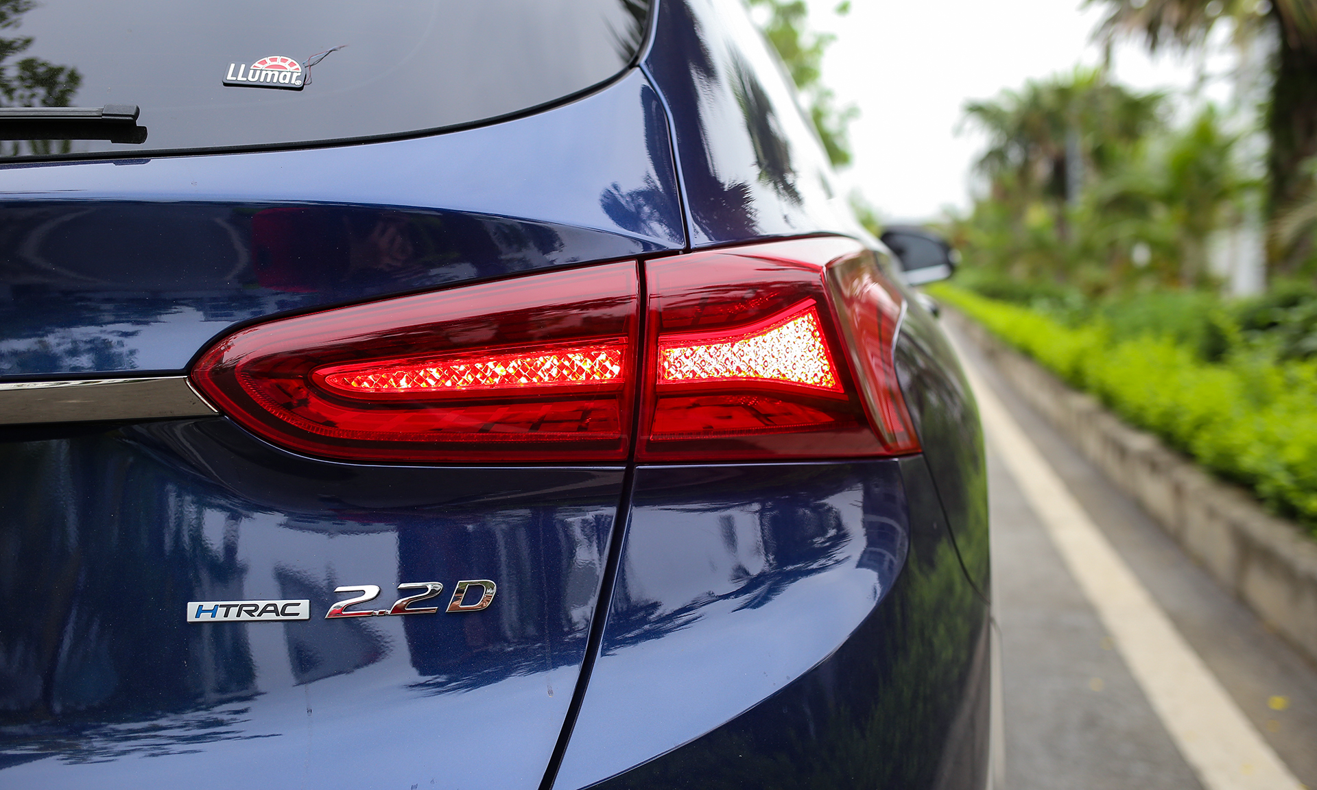 Front view of red Elantra Sport