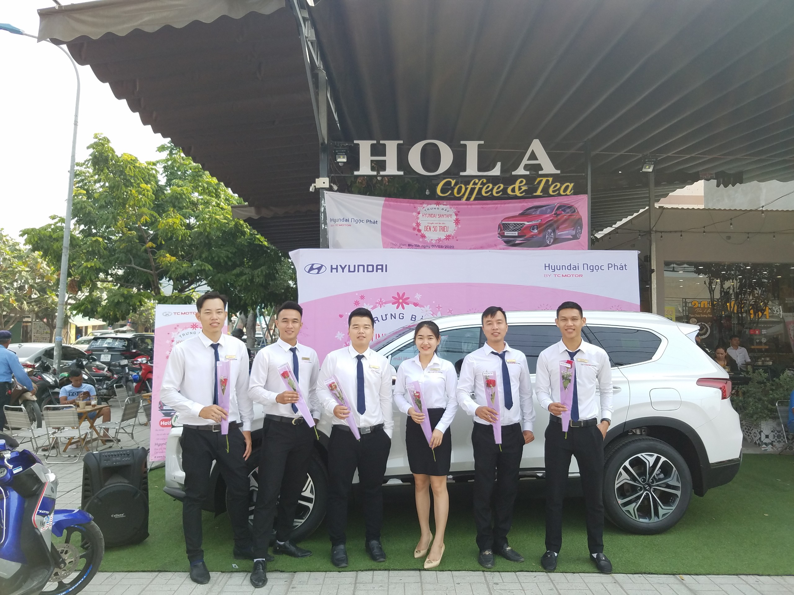 Chương trình trưng bày xe tại HOLA COFFEE